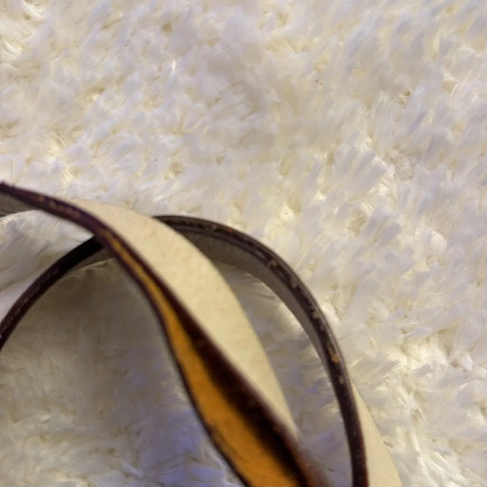 Michael Kors Santorini East West Straw. Strap need repaired - Picture 4 of 5